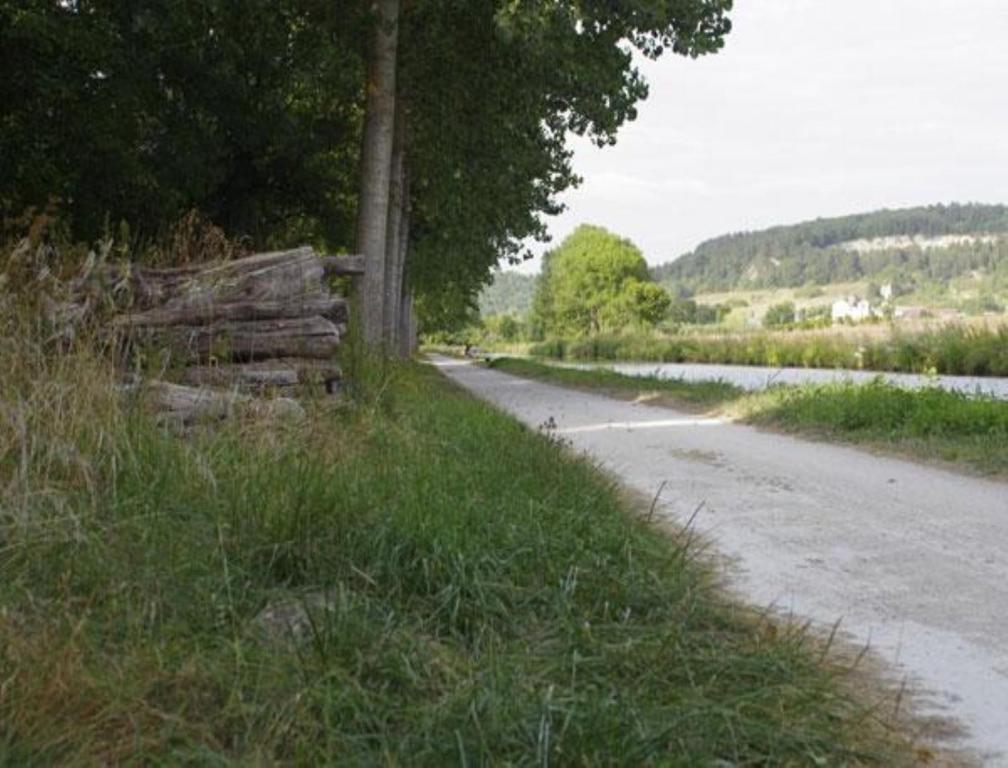 Le Clos Du Murier Chassignelles Luaran gambar
